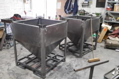 stalen containers met luik